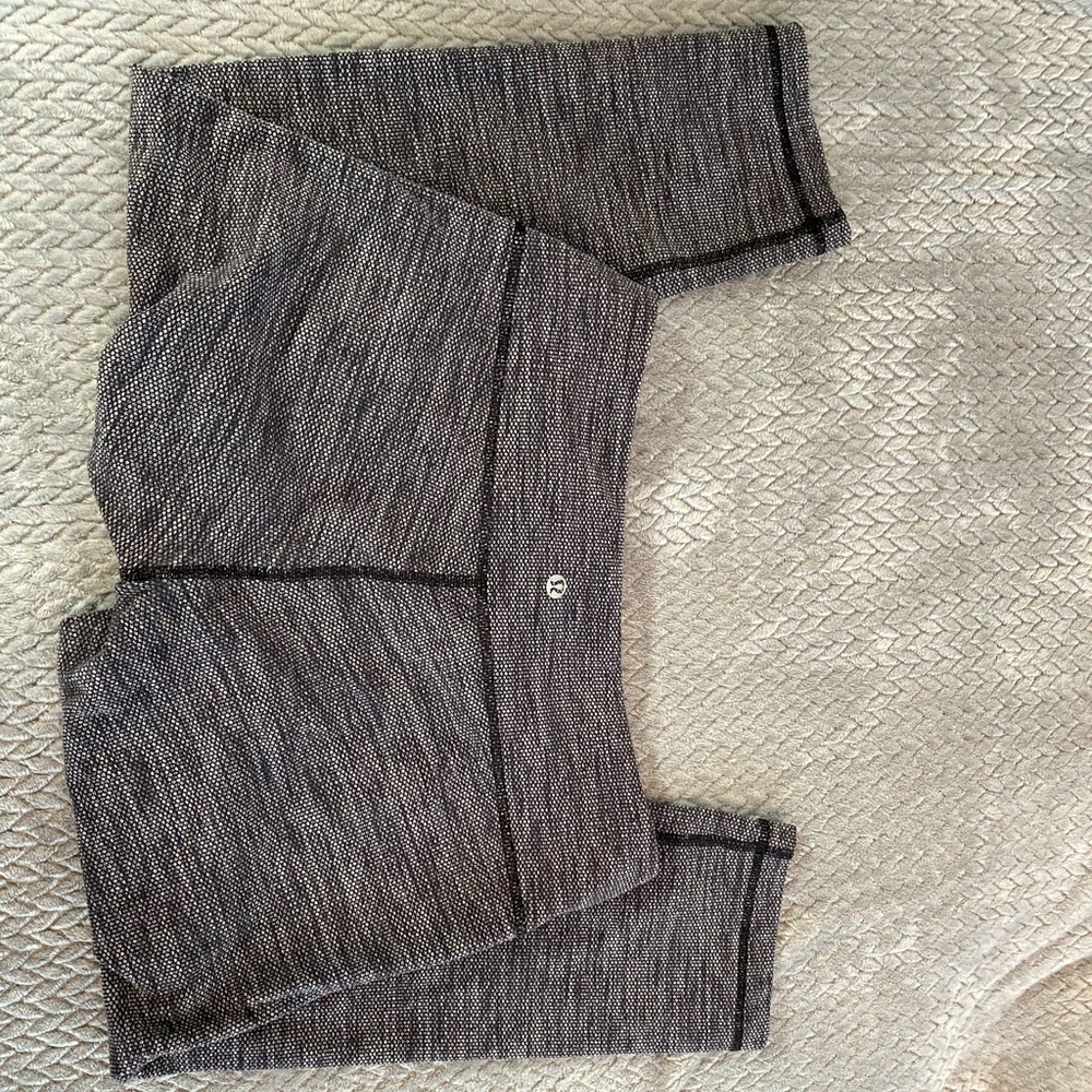 Lululemon cropped leggings - Picture 5 of 8